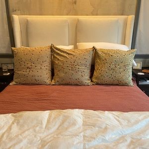 Gorgeous EUC Pierre Urbach Set of 4 Euro Shams